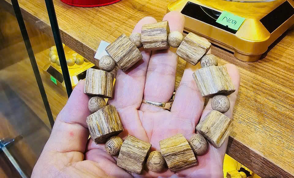 Top 5 Điều Kiêng Kỵ Khi Đeo Vòng Trầm Hương – Cách Khắc Phục