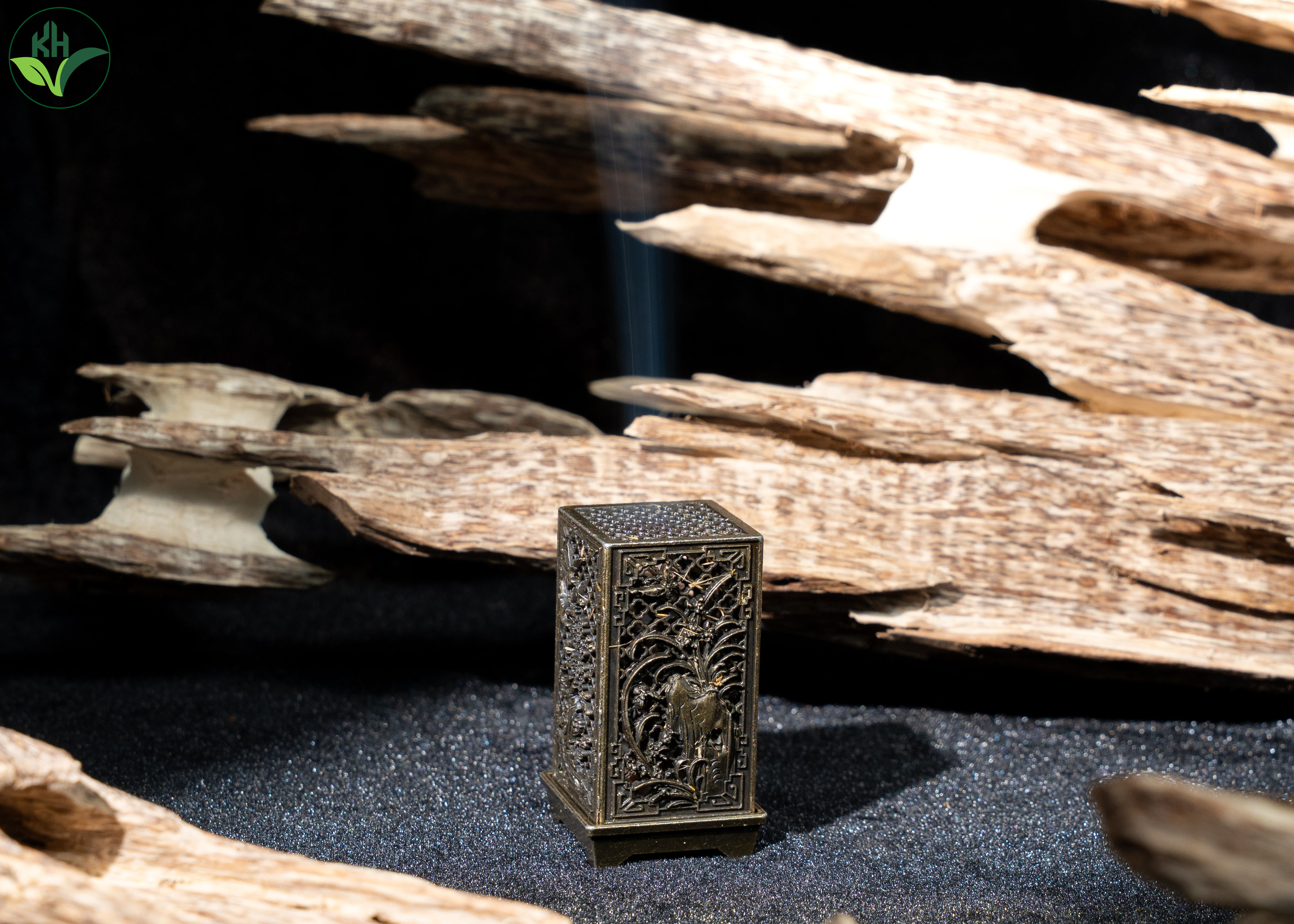 Lư xông trầm dáng truyền thống