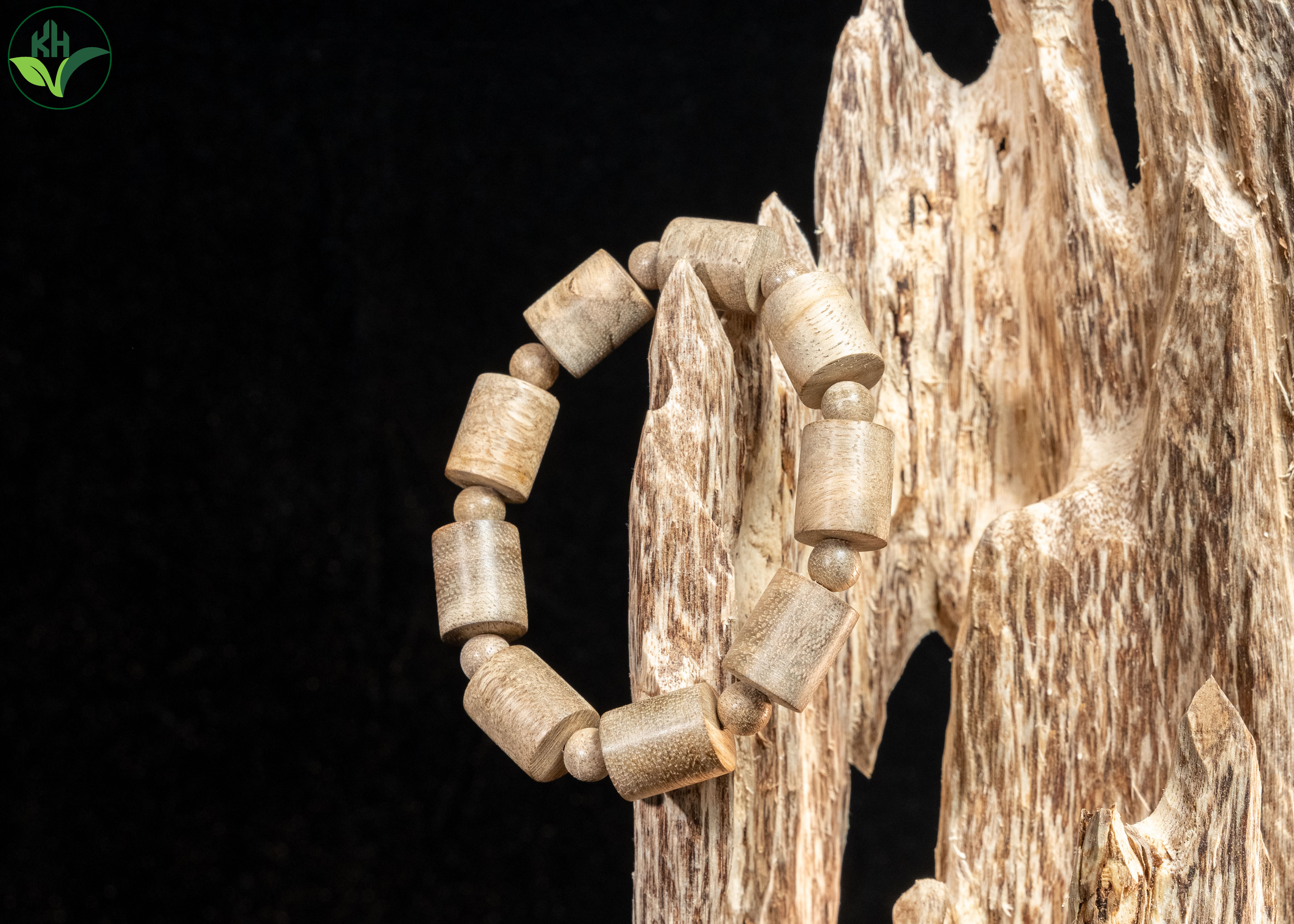 Vòng trầm hạt phối trụ nam (12li)